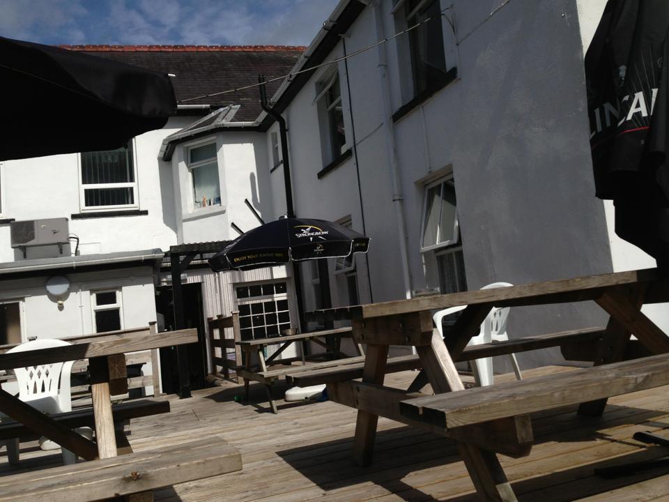 Coach & Horses Bed & Breakfast Tredegar Exterior foto