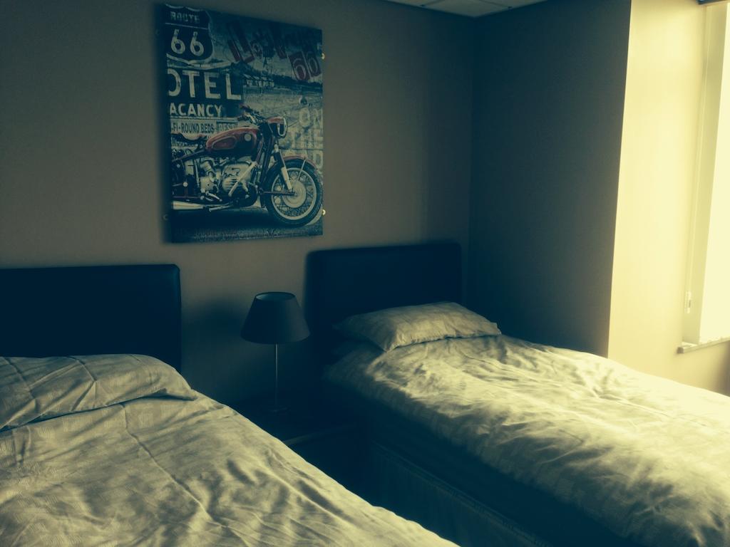 Coach & Horses Bed & Breakfast Tredegar Exterior foto