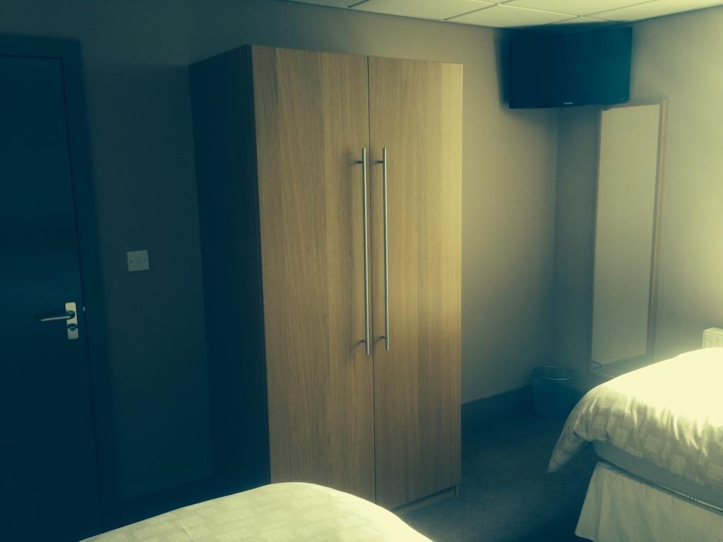 Coach & Horses Bed & Breakfast Tredegar Exterior foto